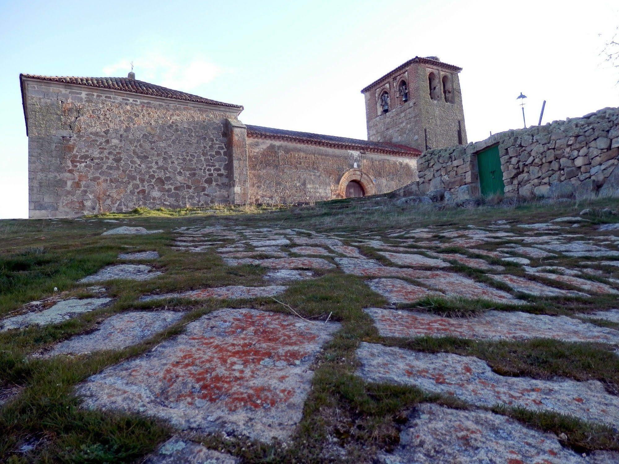 Casa Rural El Dolmen Guest House Bernuy-Salinero Exterior photo